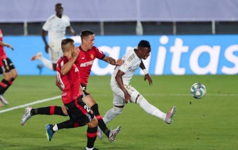 西甲保级生死战：塞维利亚主场自救，拉帕马斯客场逆袭？