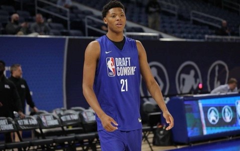 热门新秀离谱操作:试训放球队鸽子 采访必须付费