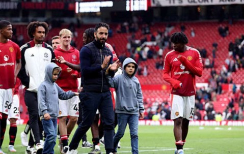 1.74亿镑双响炮！曼联豪赌2大杀器，阿莫林这次能炸翻英超吗？