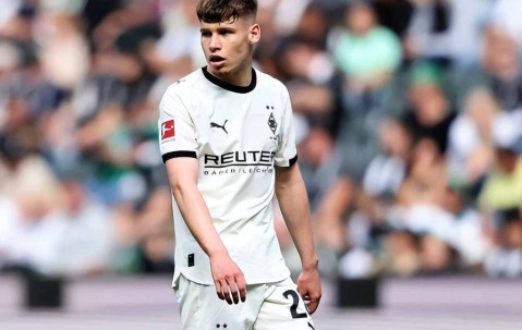 21岁德甲新星横空出世，3大英超豪门疯抢，他会是下一个诺伊尔？