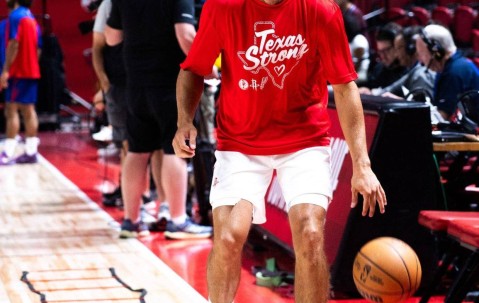 夏联综述：谢泼德低迷火箭输球 萨尔8帽改写历史