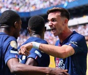 巴黎冲击七冠王伟业，超越巴萨拜仁，切尔西成拦路虎