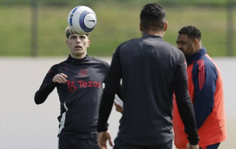 曼联地震！加纳乔遭阿莫林弃用后剧情反转？名帅亲承亚洲行计划，出售传闻何去何从？