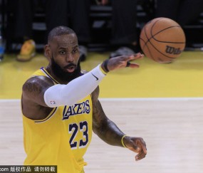 美记：一旦詹姆斯退役 各大转播平台将激烈争夺他
