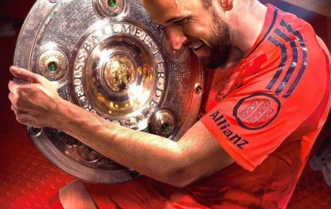 凯恩终于夺冠了！