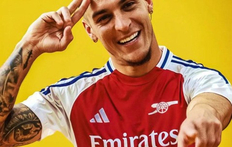 曝阿森纳也有意安东尼！更可能转会西甲，曼联不想重蹈林加德覆辙