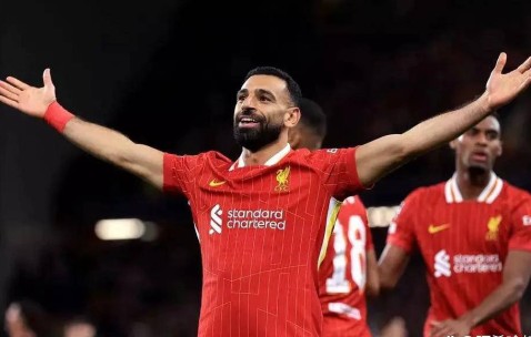 拒绝10倍涨薪！萨拉赫续约利物浦两年，球迷赞其忠义无双